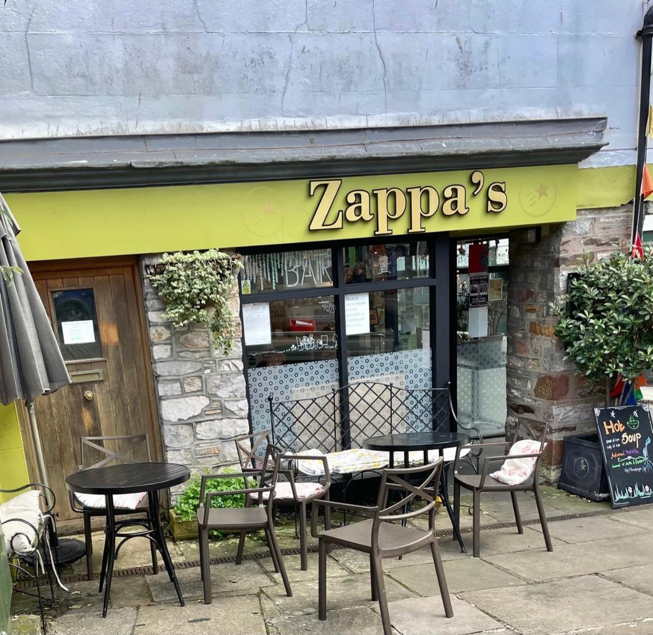 The Totnes Guest House. Upstairs At Zappa'S Luaran gambar